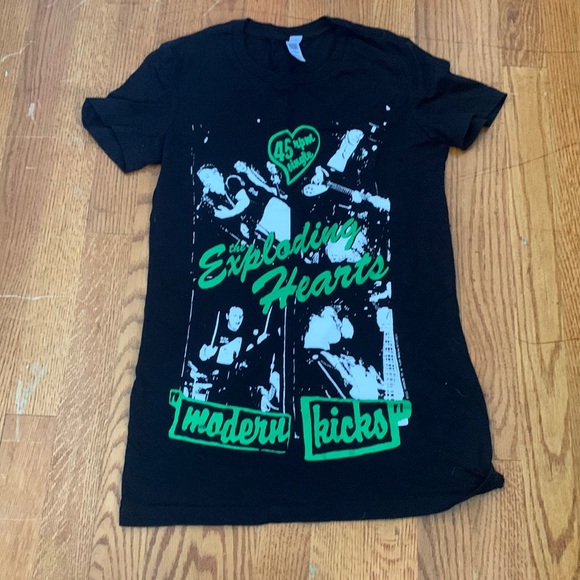 Exploding hearts tee - Picture 1 of 2